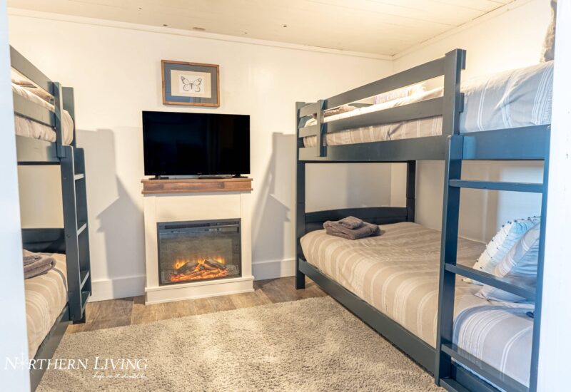 BUNK BED WITH FIREPLACE ON 2