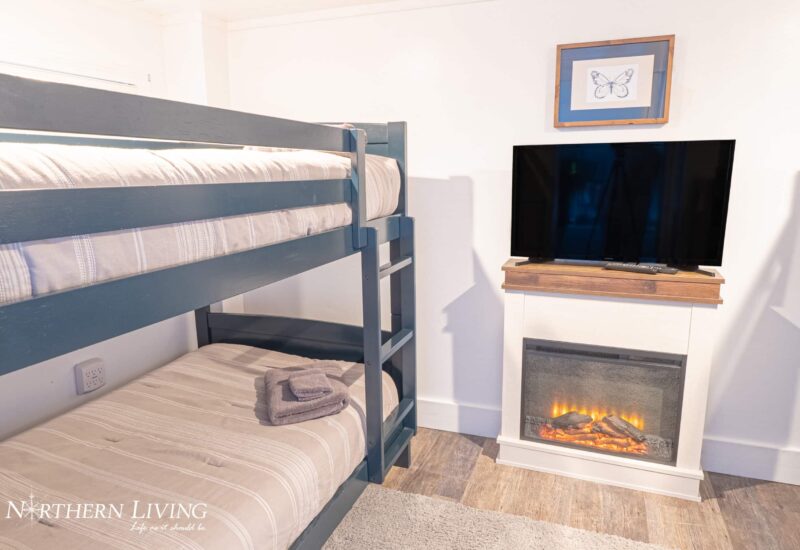 BUNK BED WITH FIREPLACE ON