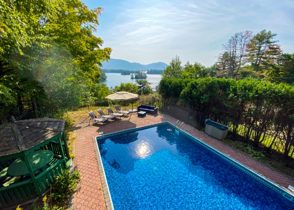 Sweetbriar Villa pool and lake view