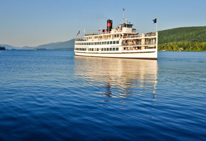 Steamboat,On,The,Lake,George